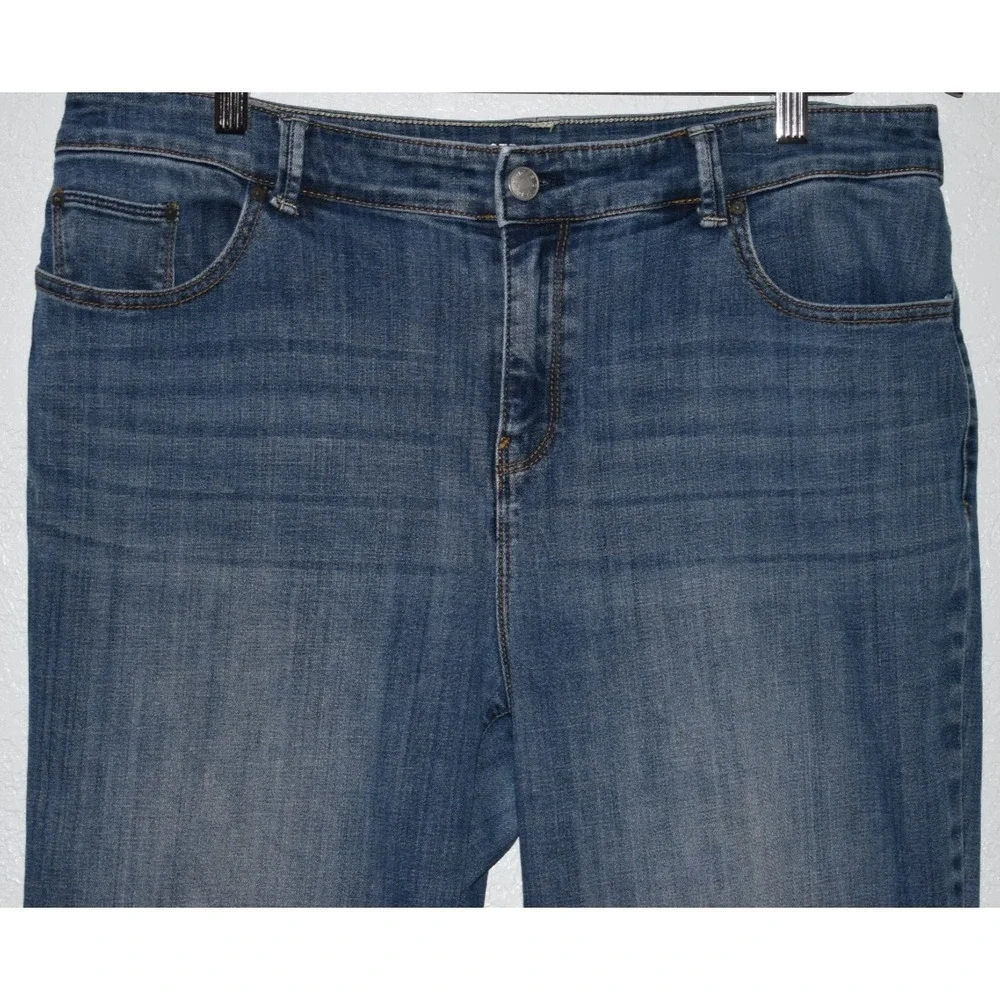 Chicos Platinum Jeans Crop 2/12 Blue Mid Rise Straight Stretch Cotton 5-Pocket - Picture 3 of 16